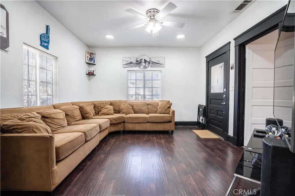 730 W 9th