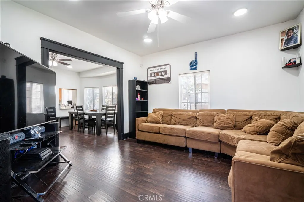 730 W 9th
