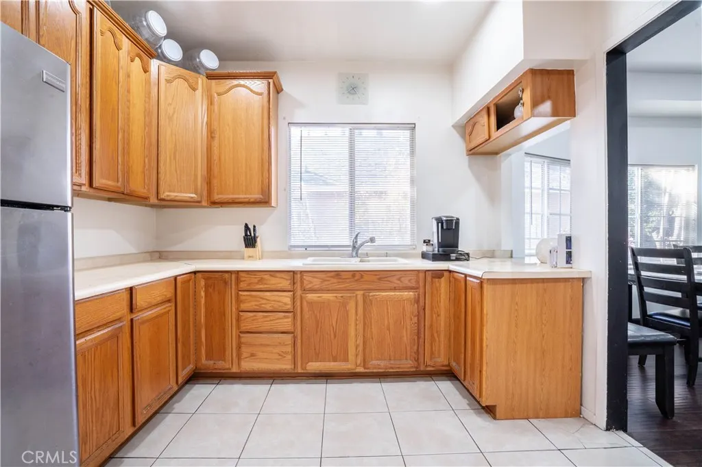 730 W 9th