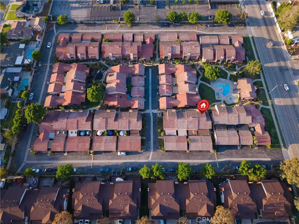 189 S Hollenbeck