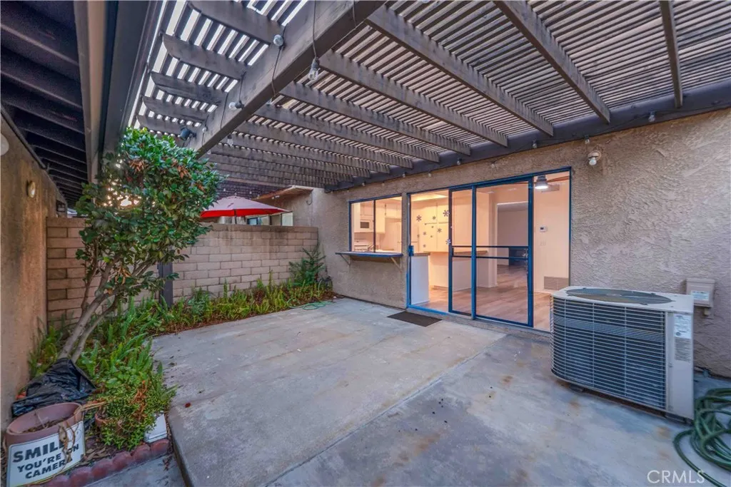 189 S Hollenbeck