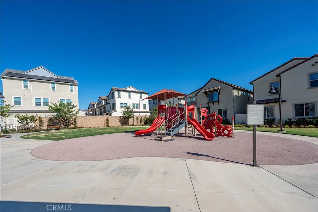 511 Tamarind Way #E