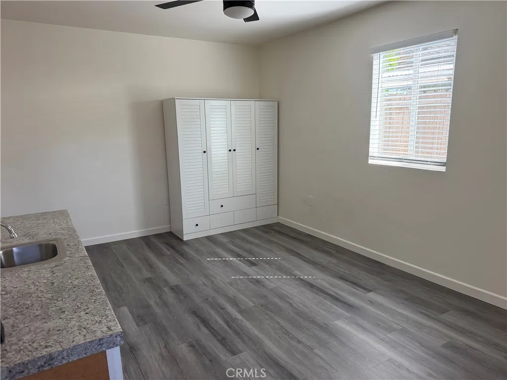 1196 W 3rd