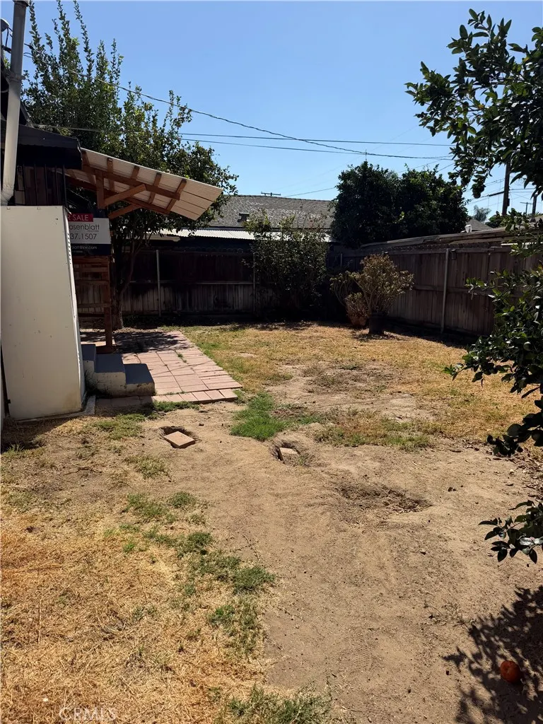 1196 W 3rd