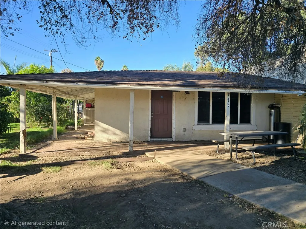 1239 S Vine Avenue
