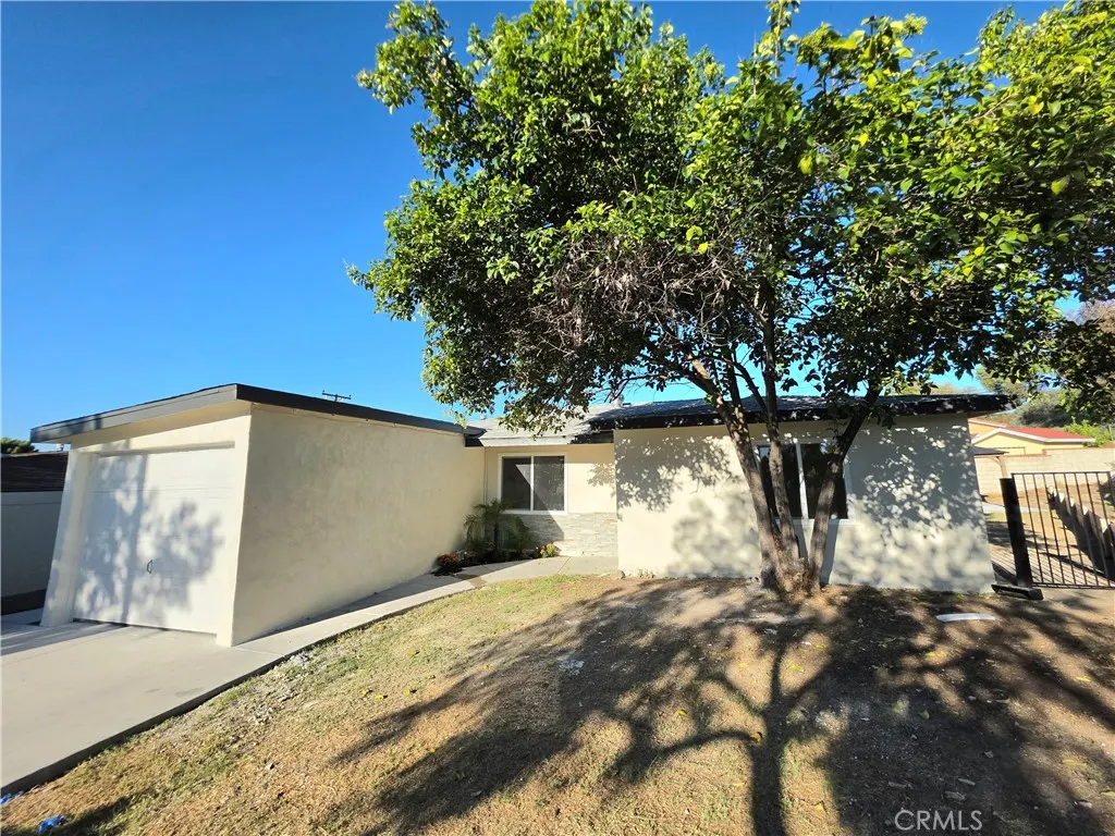 305 Colston