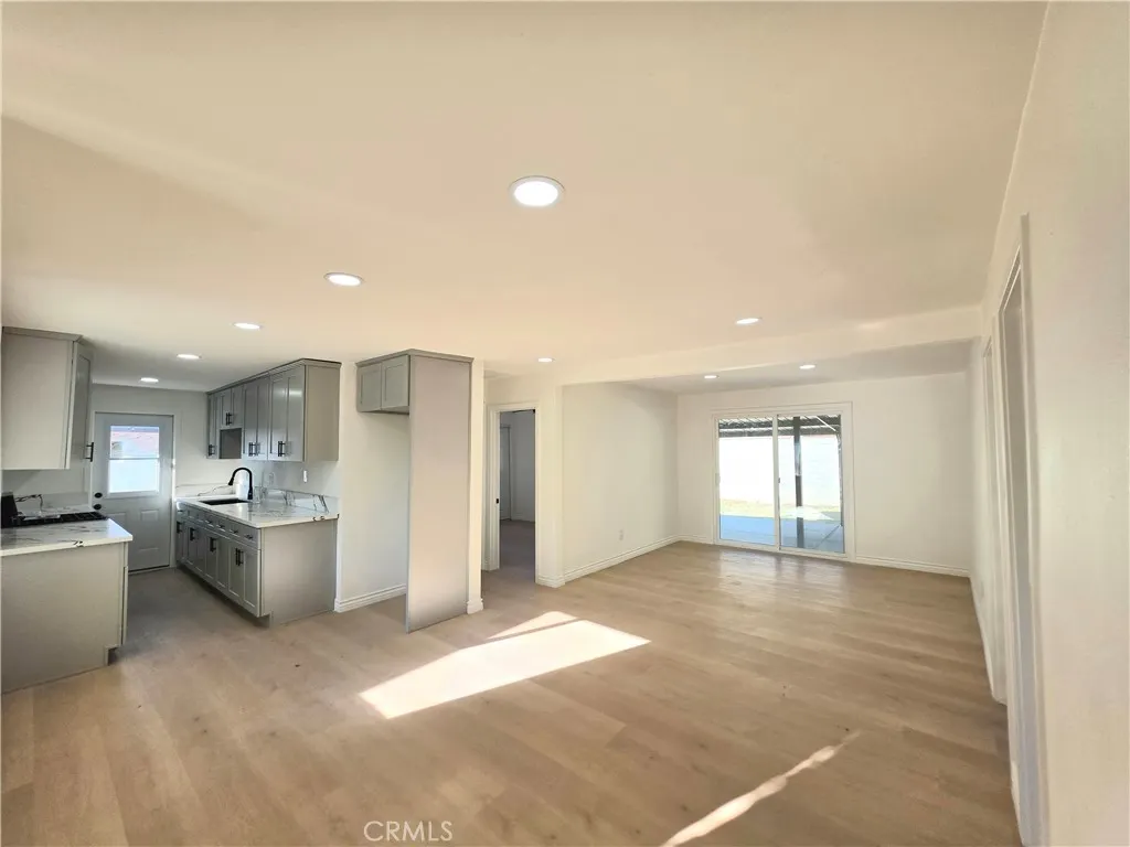 305 Colston
