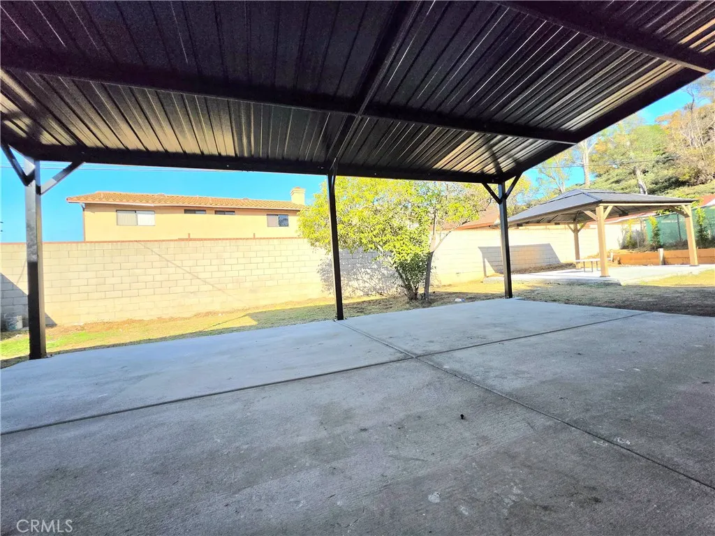 305 Colston