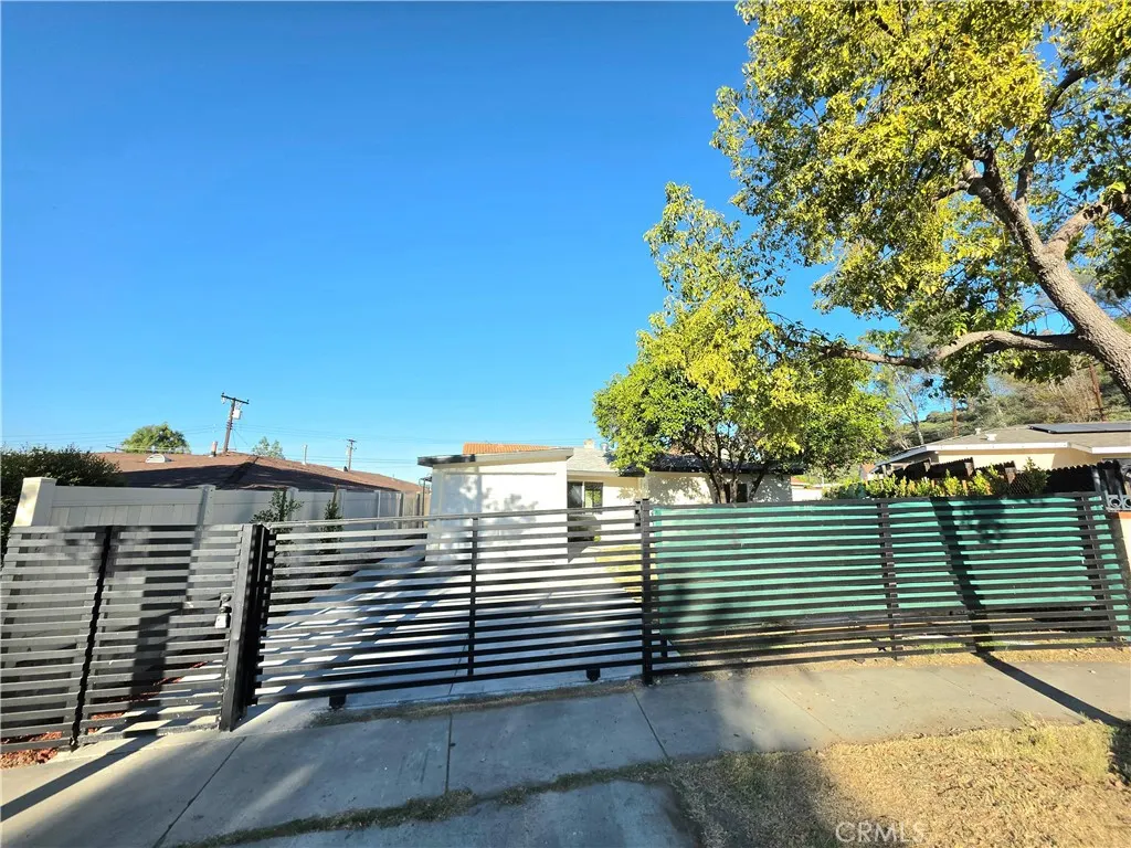 305 Colston