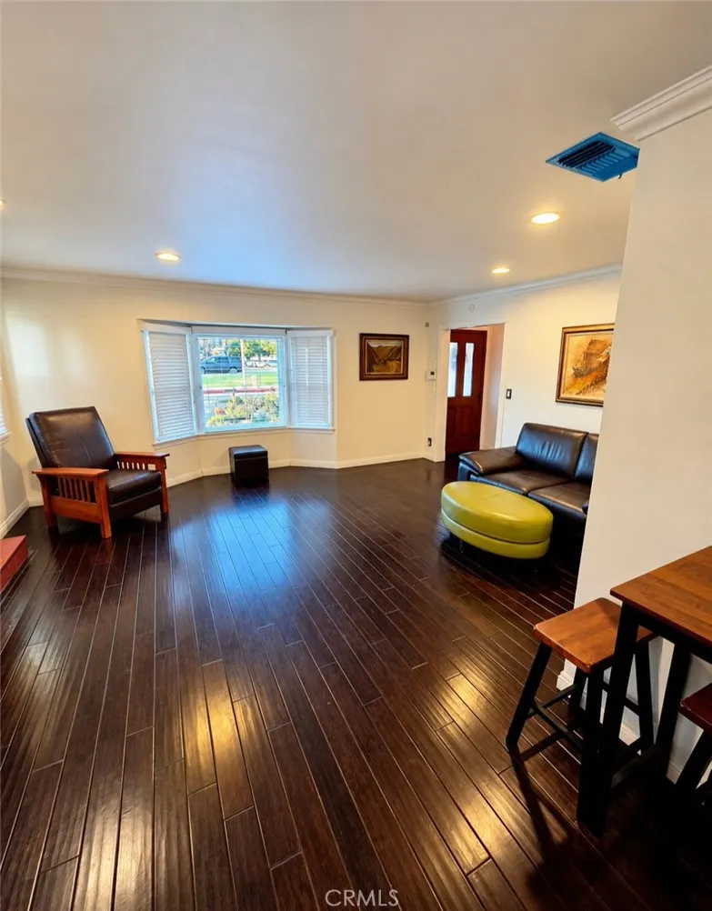 542 W Ada