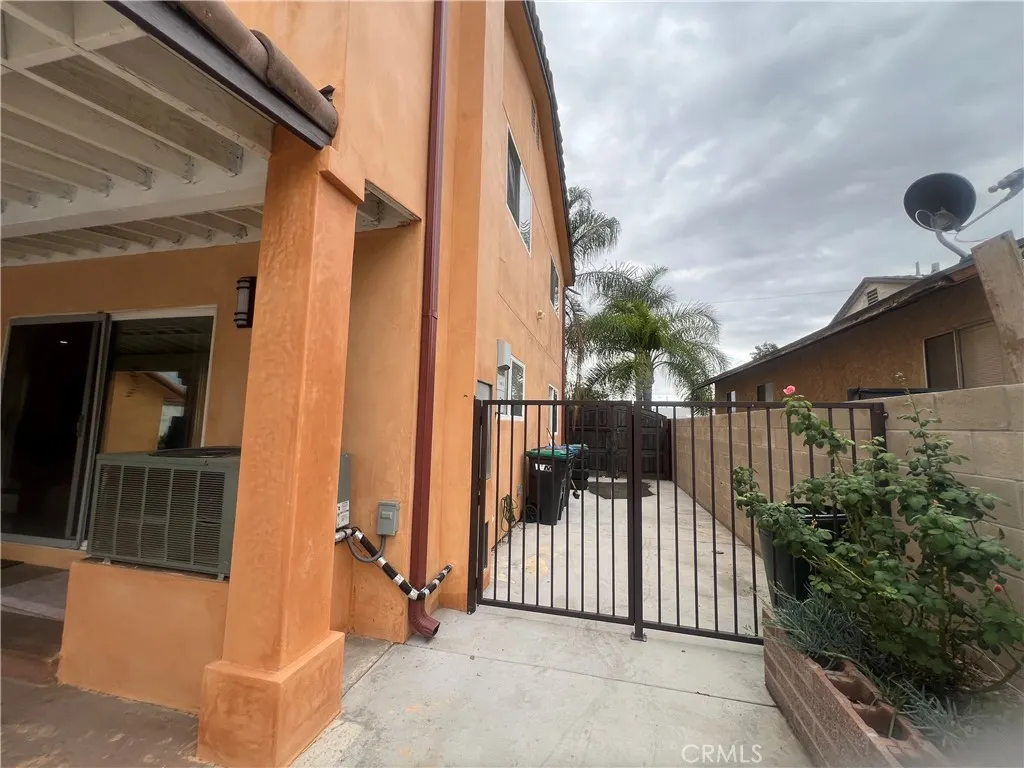 4257 Stewart Avenue