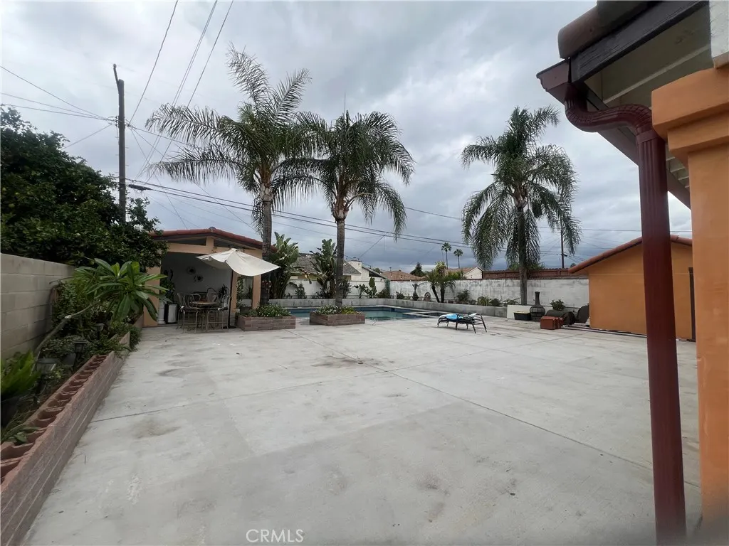 4257 Stewart Avenue