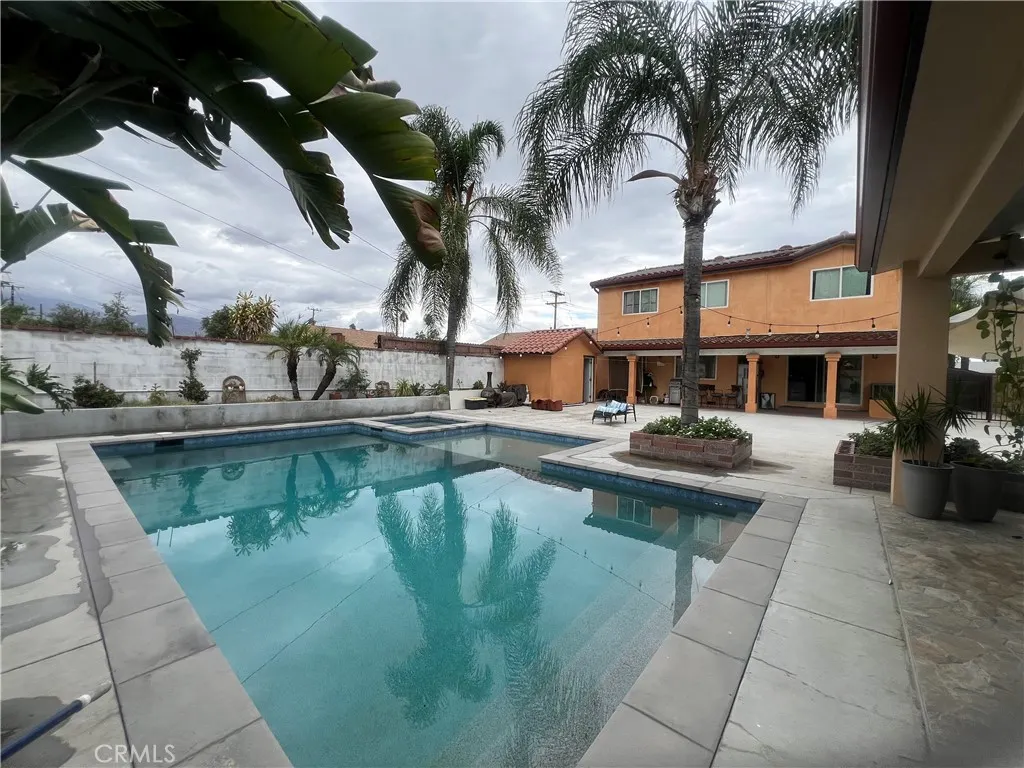 4257 Stewart Avenue