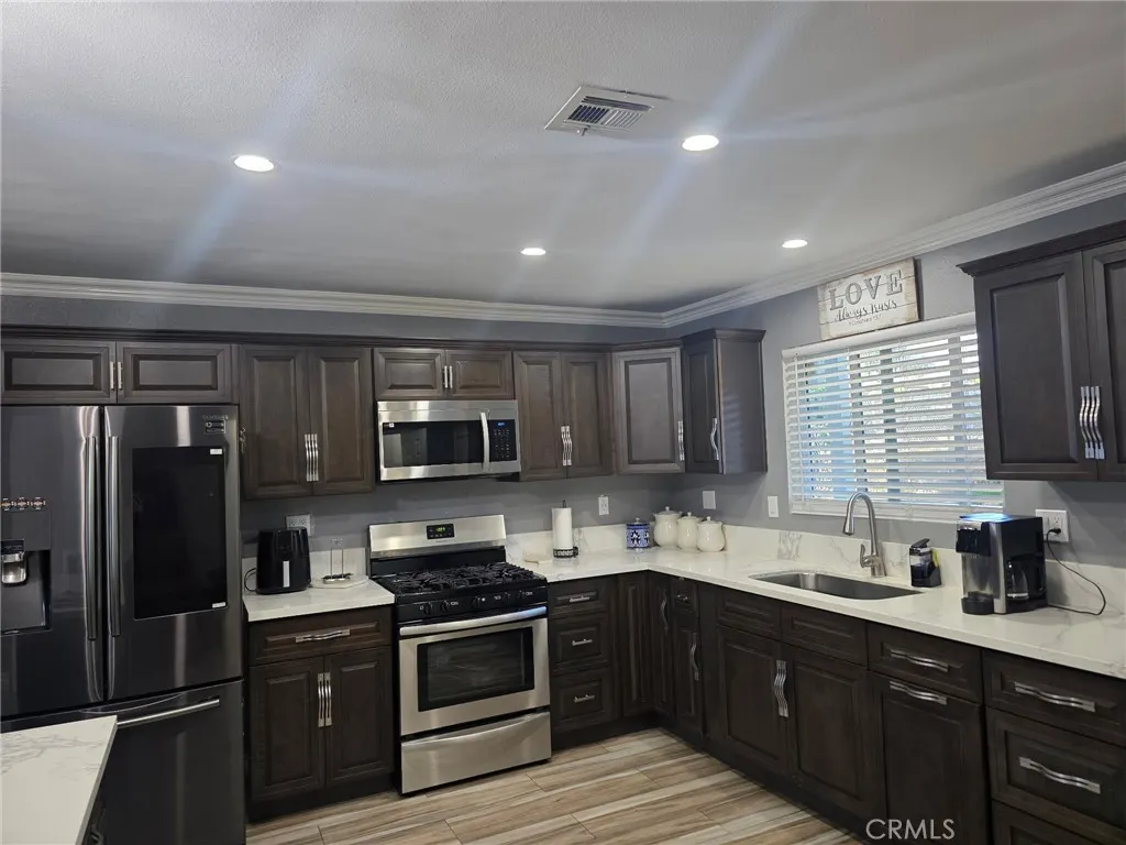 425 N Rockvale