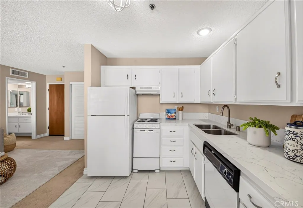 351 N Ford Avenue #221
