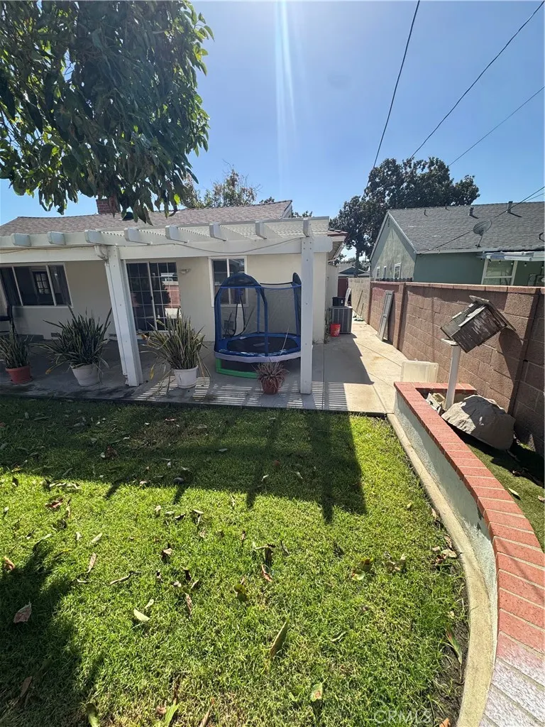 1831 W Flower Ave