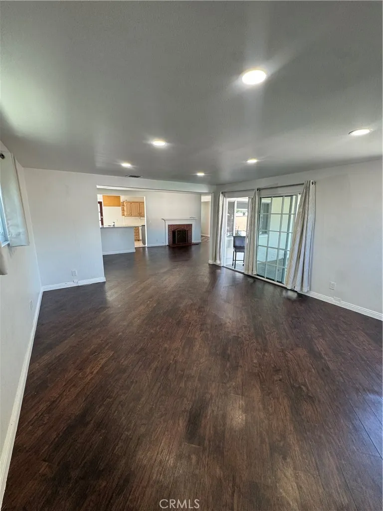 1831 W Flower Ave