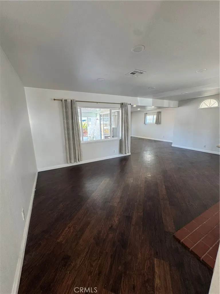 1831 W Flower Ave