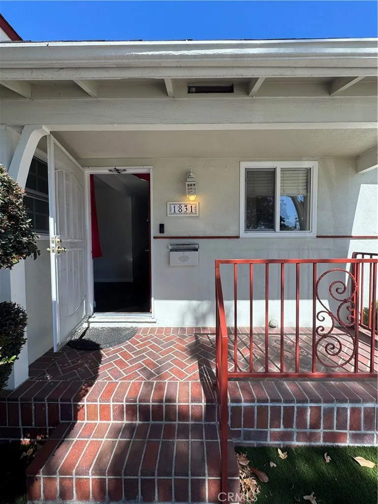 1831 W Flower Ave