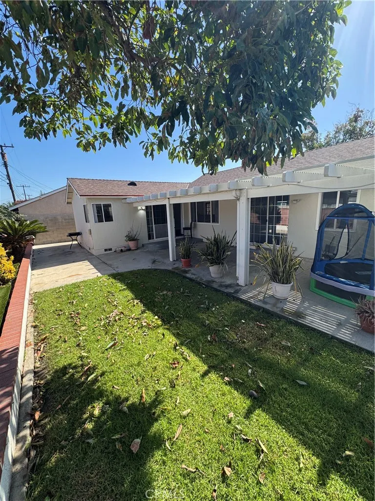 1831 W Flower Ave