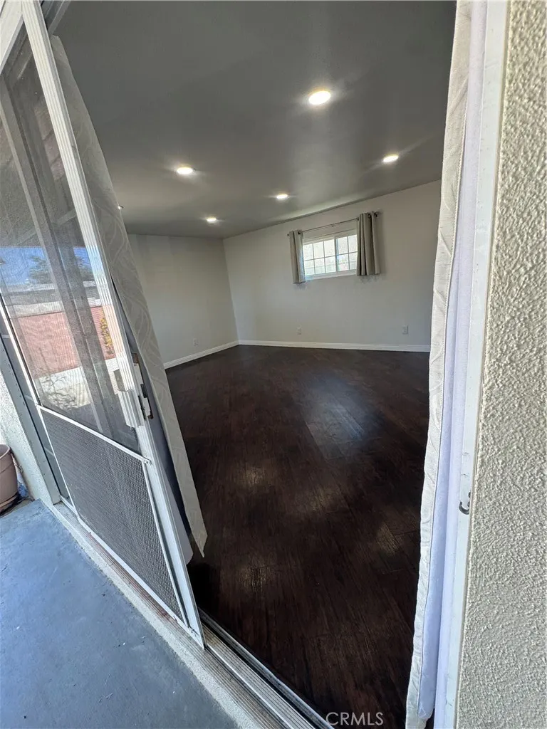 1831 W Flower Ave
