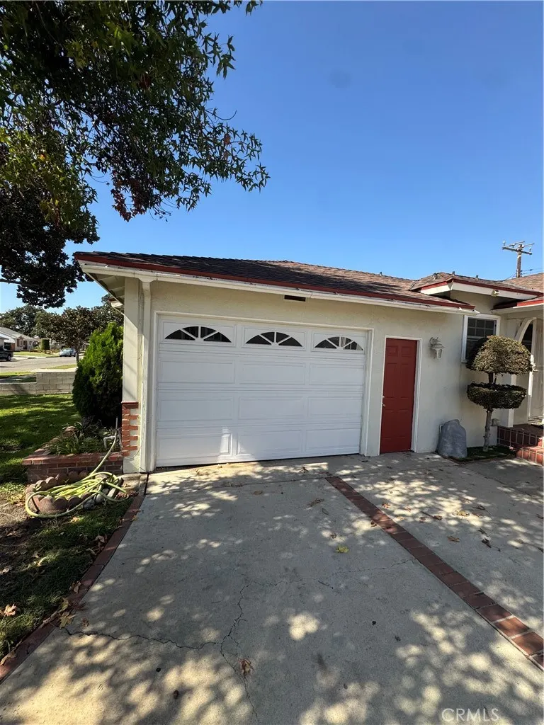 1831 W Flower Ave