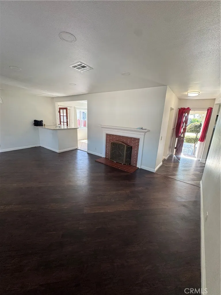 1831 W Flower Ave