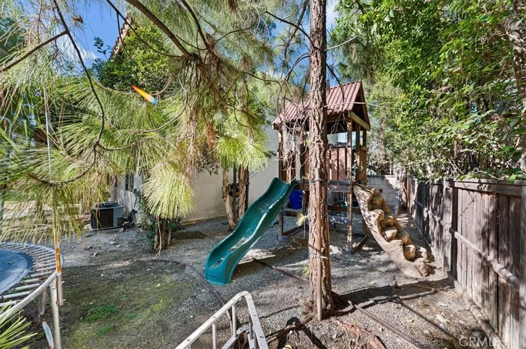 1842 Richards Place