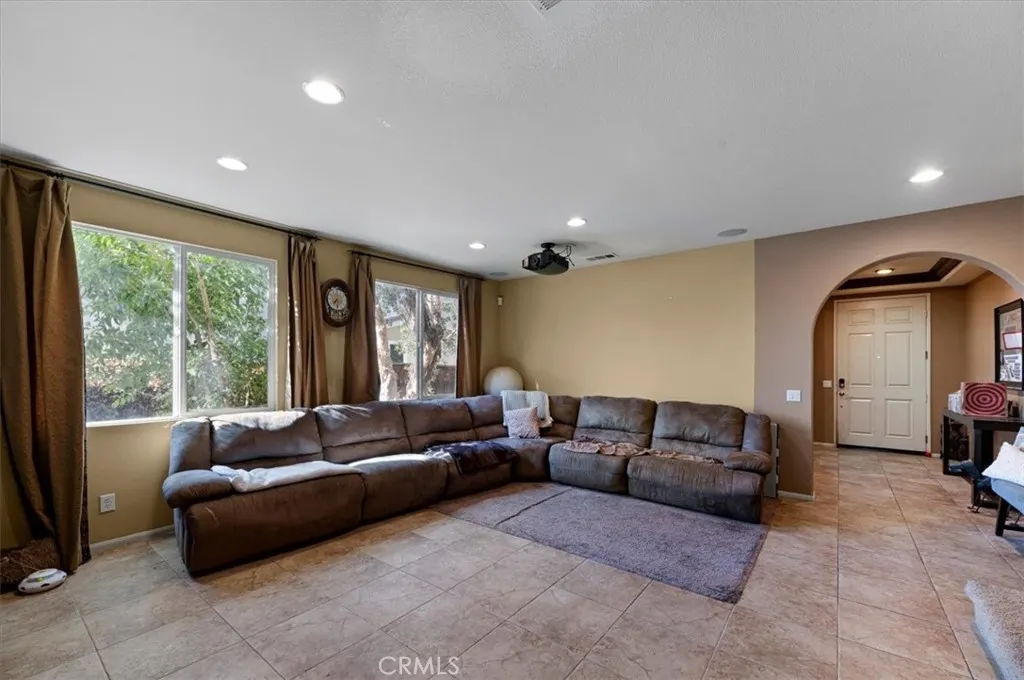 1842 Richards Place