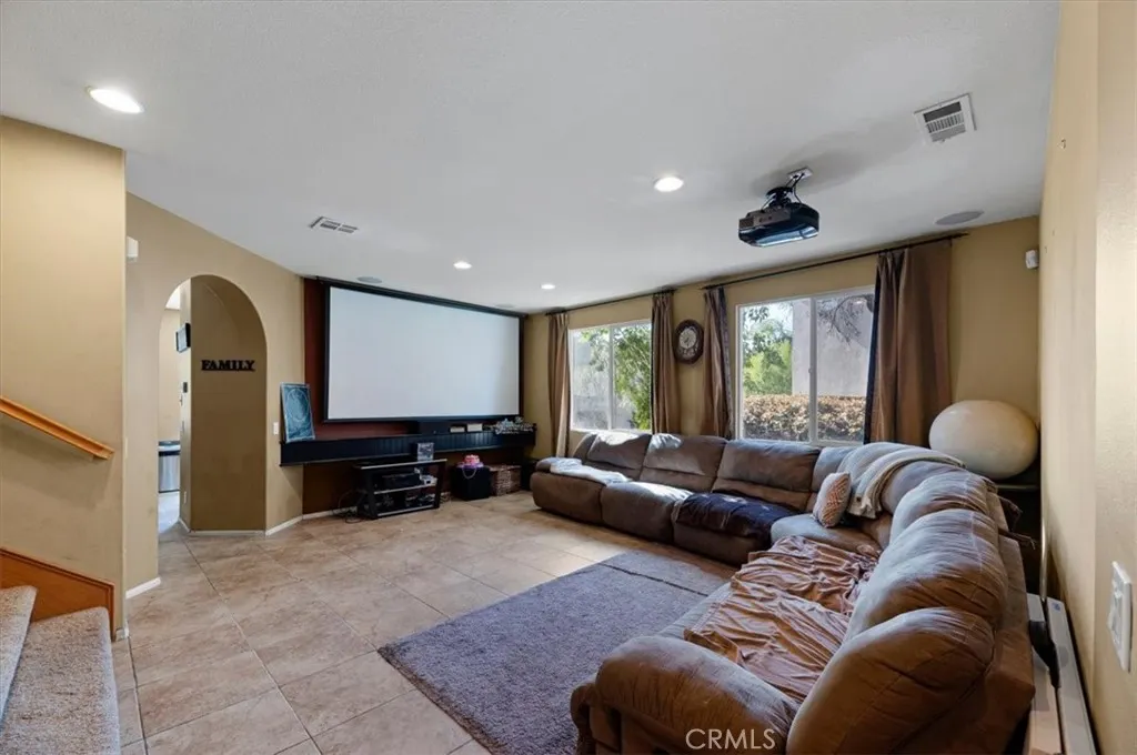 1842 Richards Place