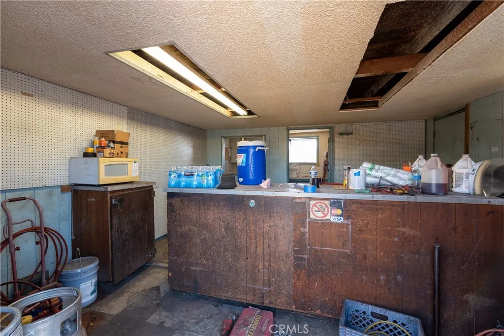 15204 Arrow Hwy