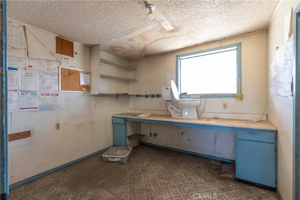 15204 Arrow Hwy