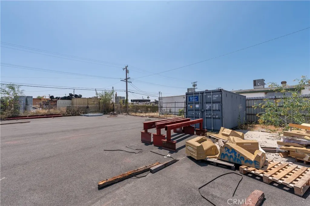 15204 Arrow Hwy