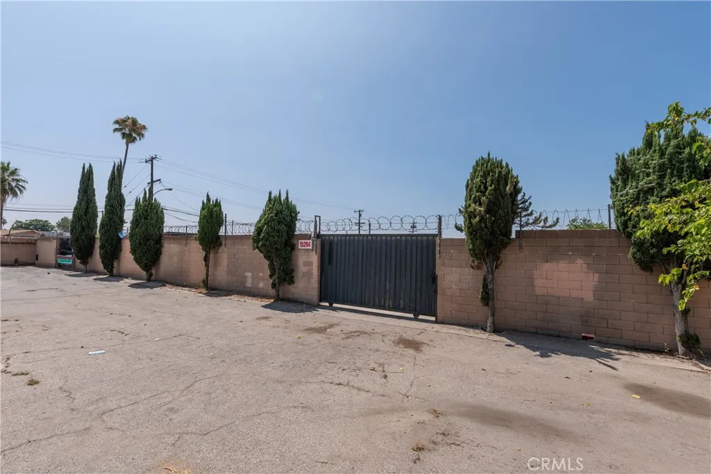 15204 Arrow Hwy