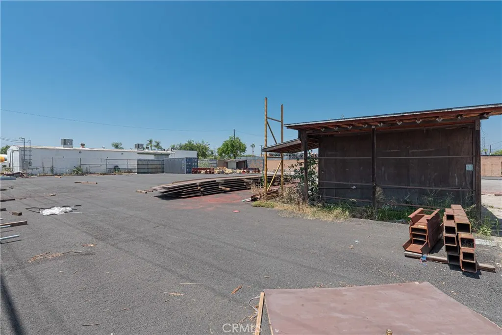 15204 Arrow Hwy