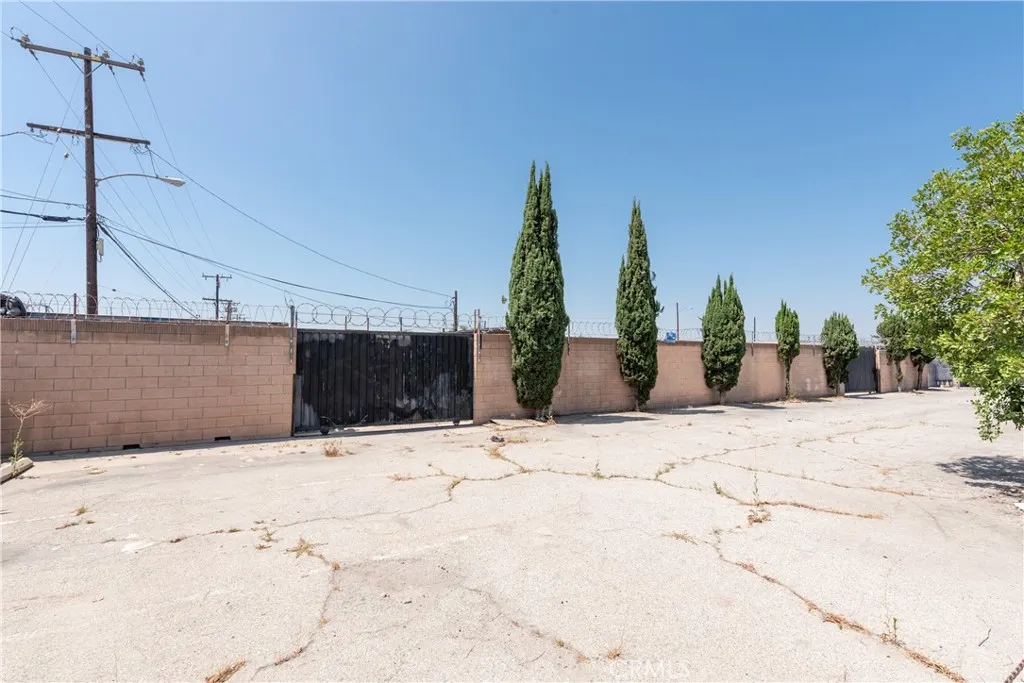15204 Arrow Hwy