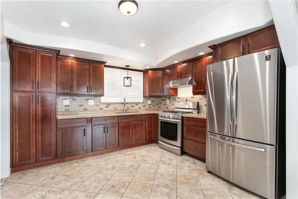925 Bonita Avenue, #24
