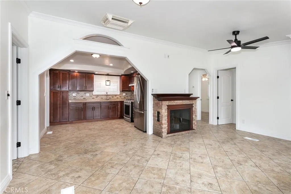 925 Bonita Avenue, #24