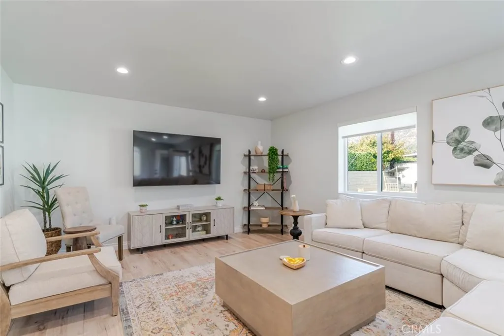 447 W Bennett Avenue