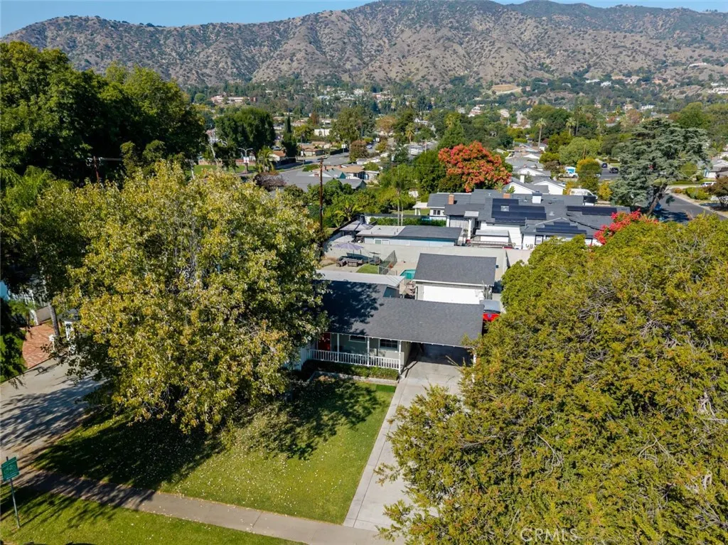 447 W Bennett Avenue