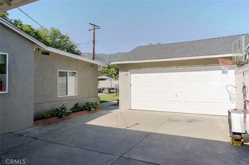 447 W Bennett Avenue