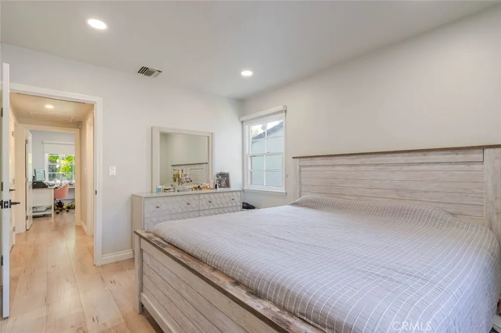 447 W Bennett Avenue