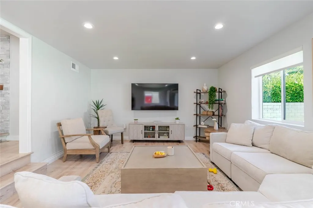 447 W Bennett Avenue