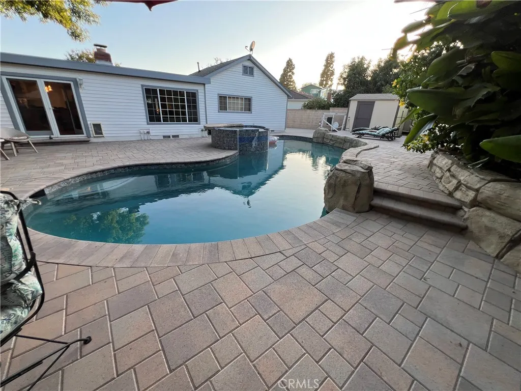 2484 Cambridge
