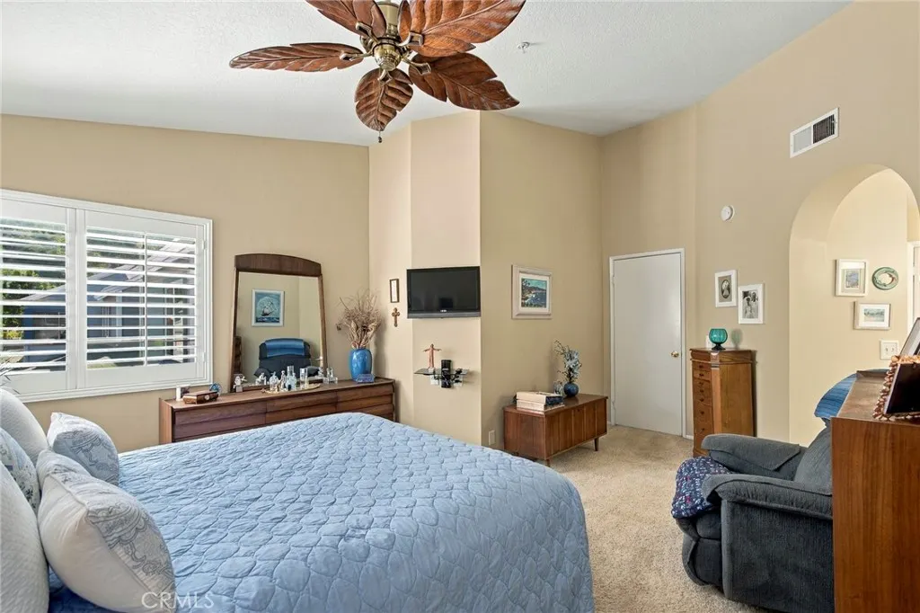 338 Monroe Ct