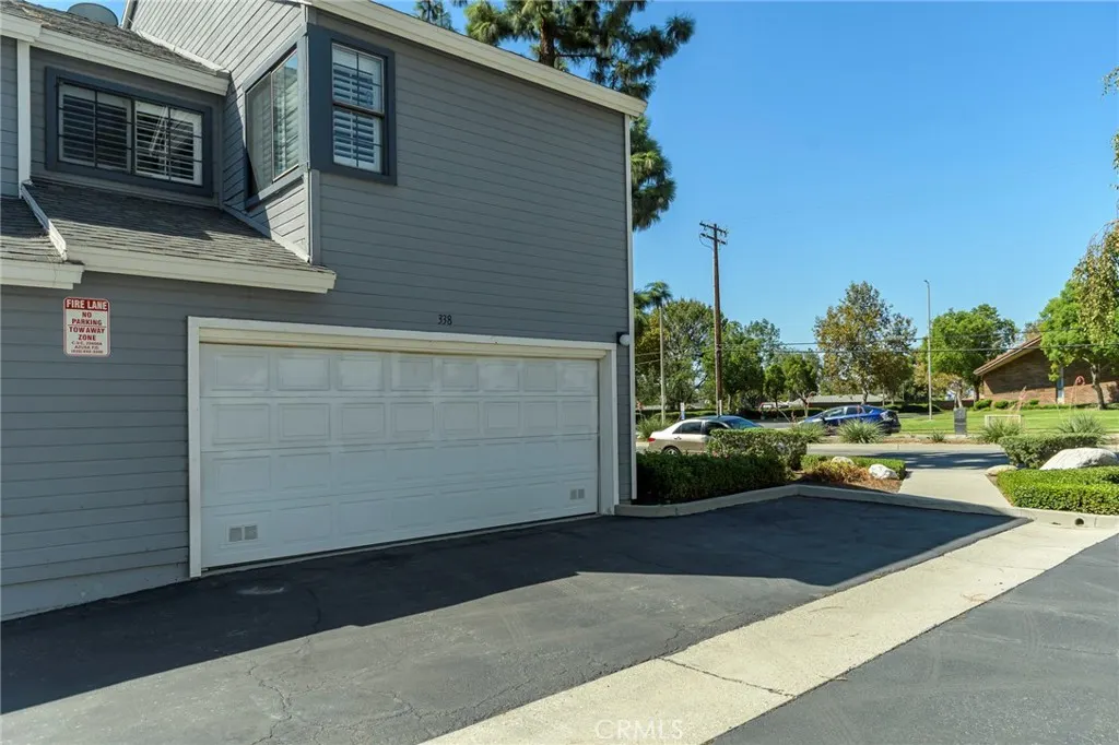338 Monroe Ct