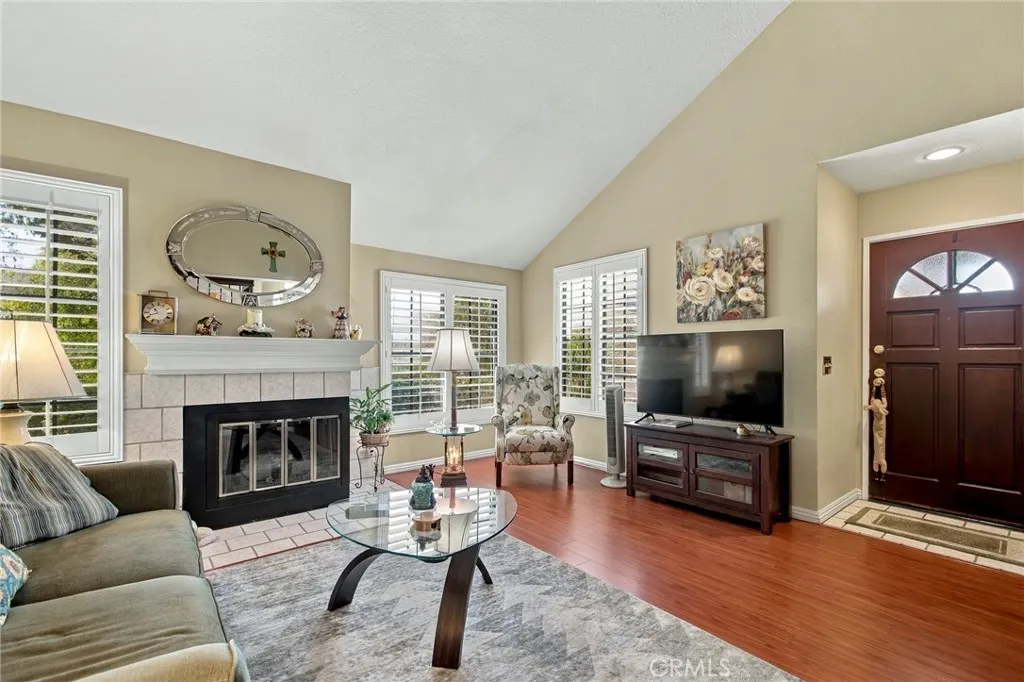 338 Monroe Ct