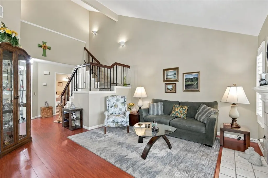 338 Monroe Ct