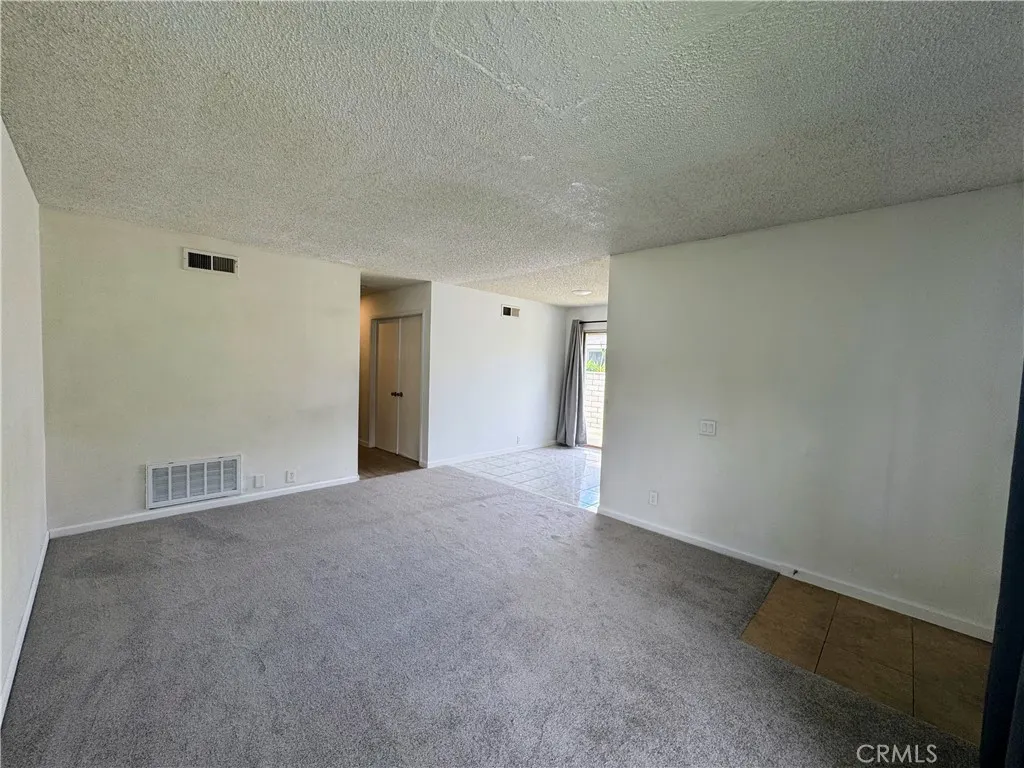 2109 Eveningside