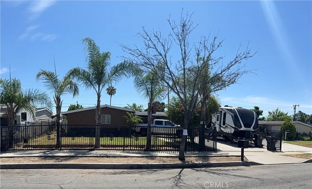 750 N Del Norte Avenue
